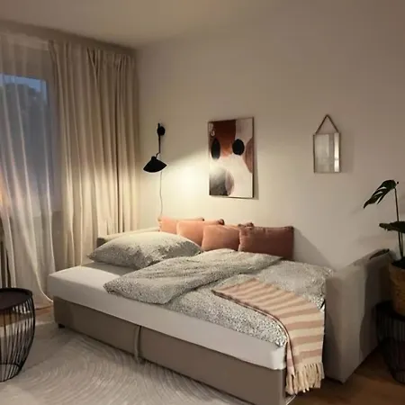 Ad Apartment *