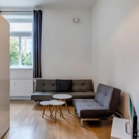 Ad Apartment *